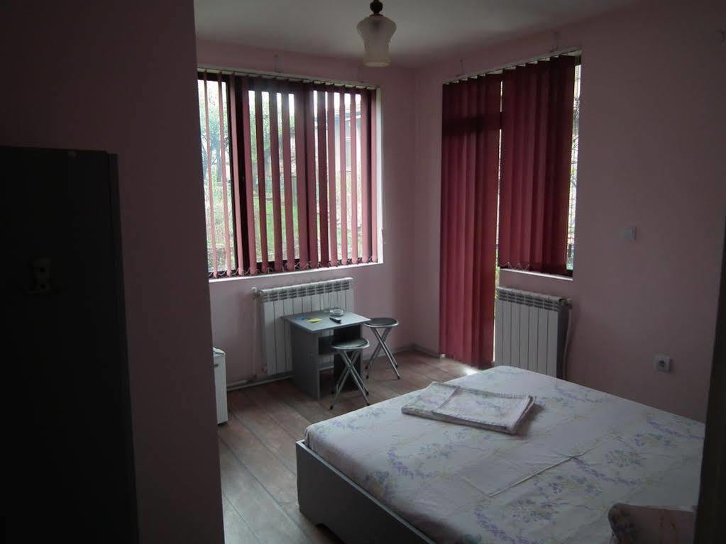 Guest House Bedrock Belogradchik Extérieur photo