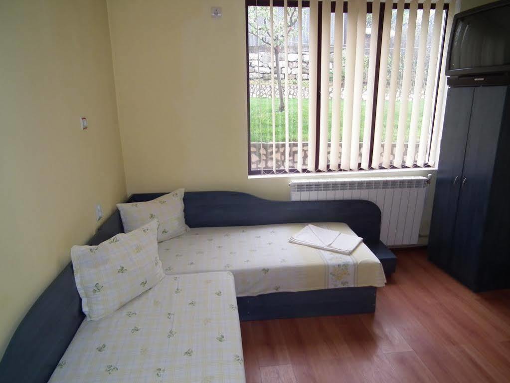 Guest House Bedrock Belogradchik Extérieur photo